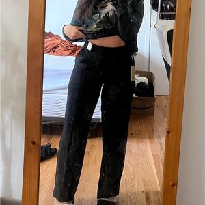 aritizia effortless pants in black